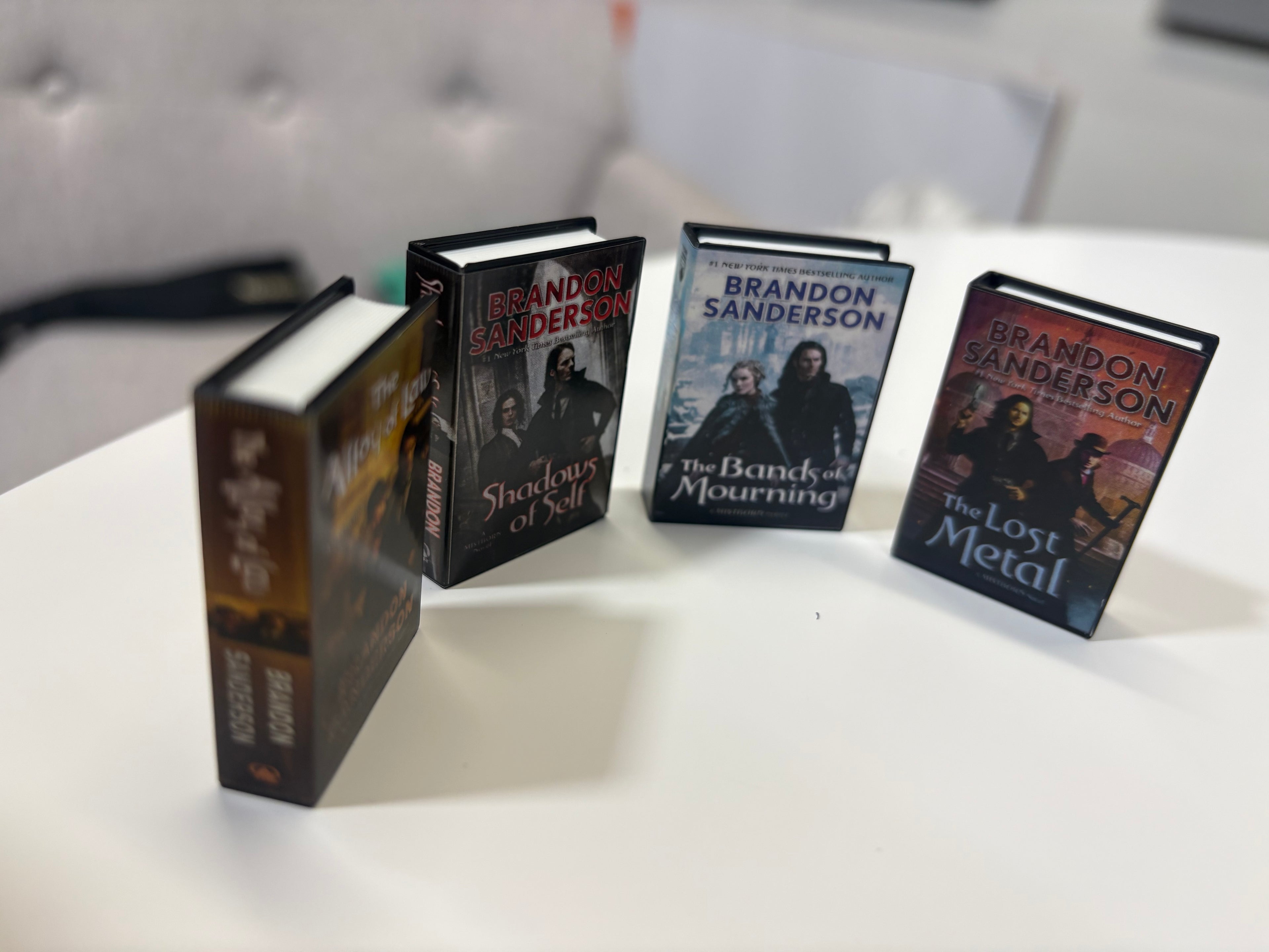 Mistborn Era 2 - Mini Book Magnets (4 books)